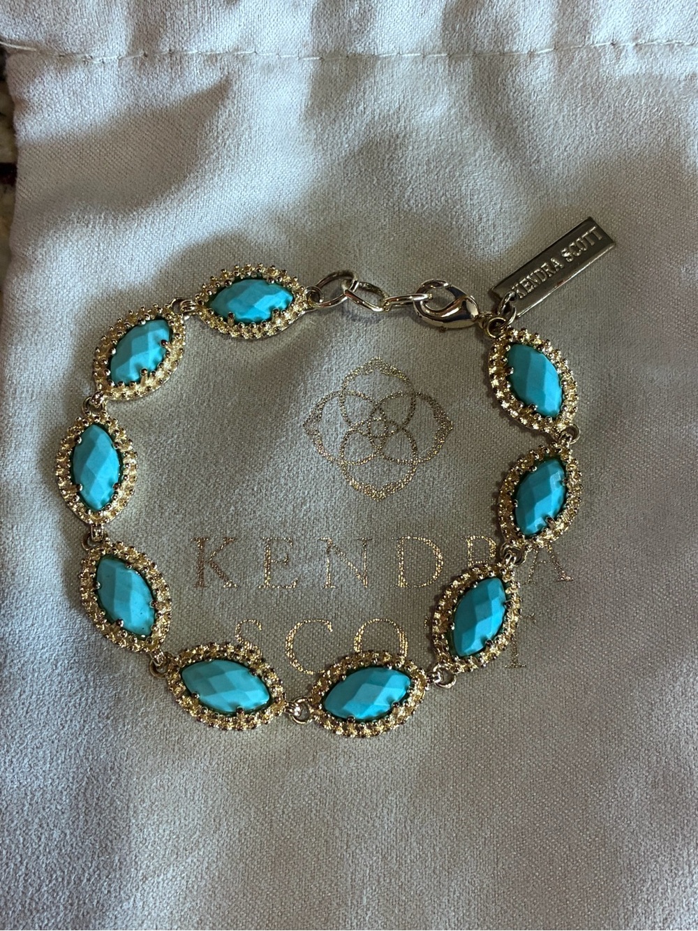 Vintage Kendra Scott gold Jana bracelet in turquoise.